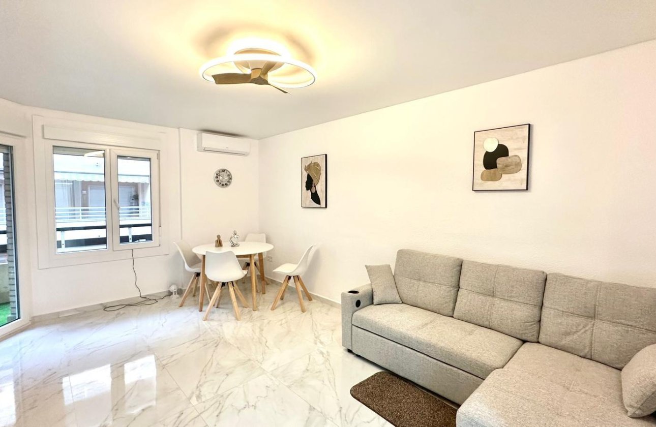 Resale - Apartment -
Torrevieja - Playa del Cura