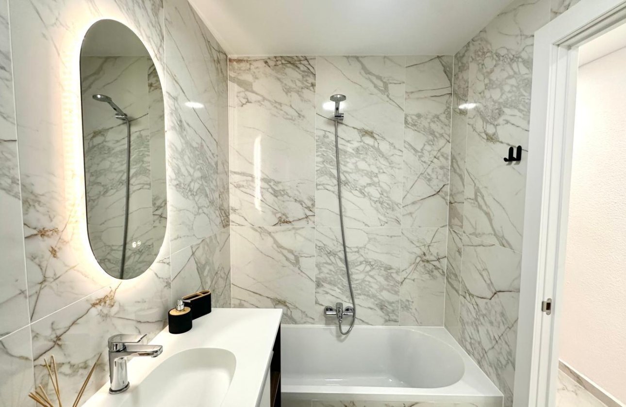 Resale - Apartment -
Torrevieja - Playa del Cura