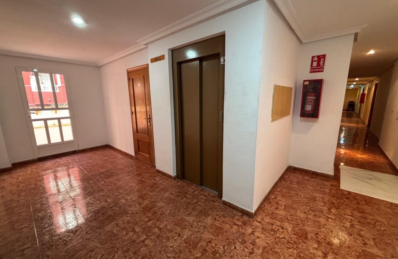Resale - Apartment -
Torrevieja - Playa del Cura