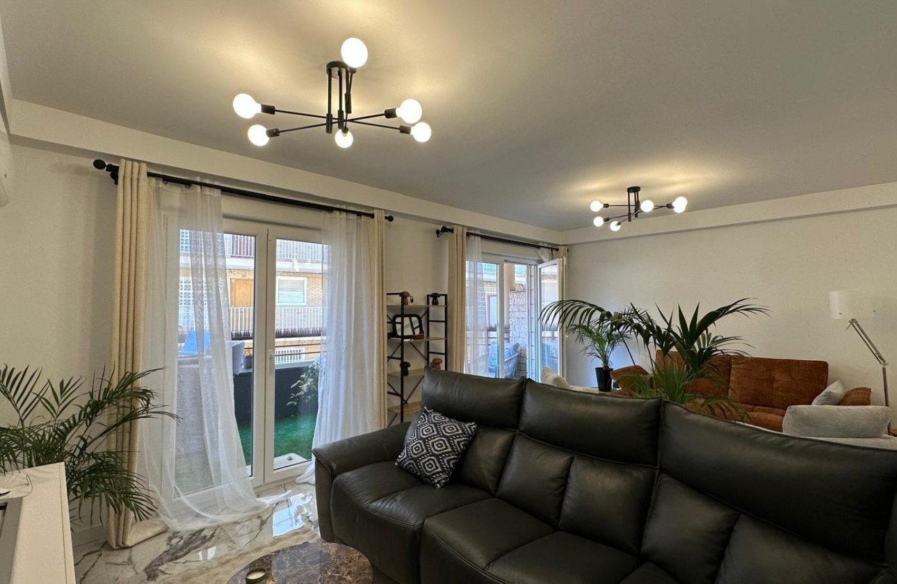 Resale - Apartment -
Torrevieja - Playa del Cura