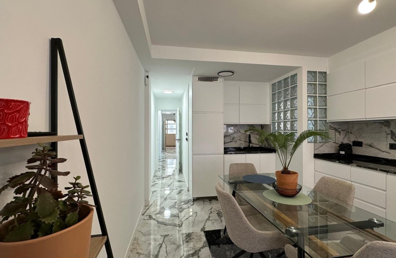 Resale - Apartment -
Torrevieja - Playa del Cura