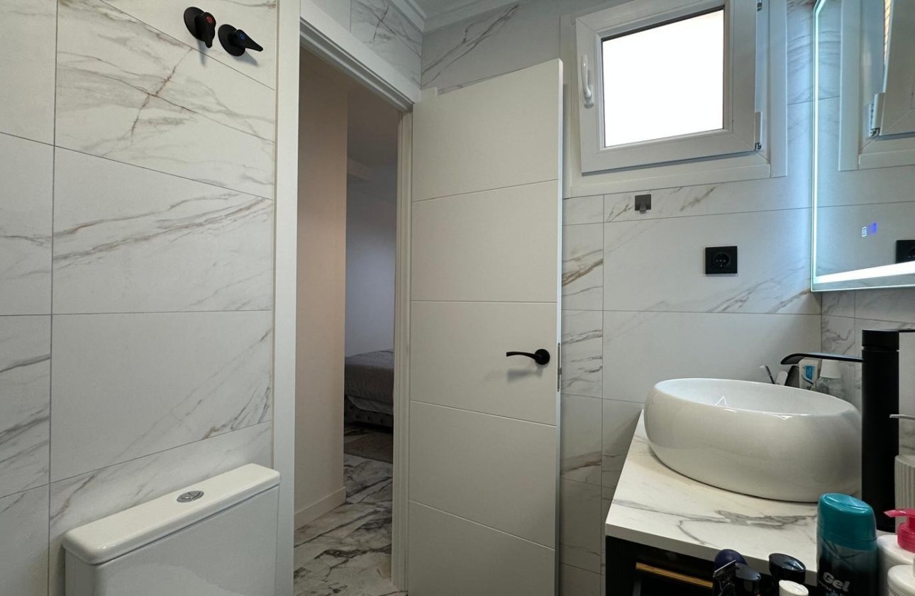 Resale - Apartment -
Torrevieja - Playa del Cura