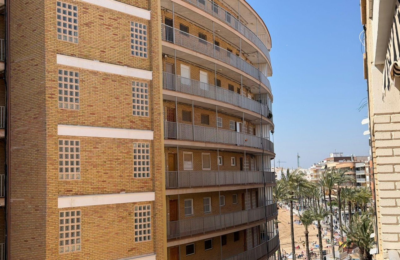 Resale - Apartment -
Torrevieja - Playa del Cura