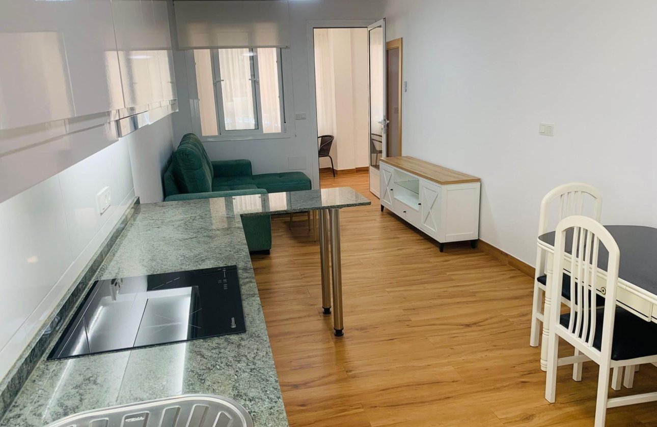 Resale - Apartment -
Torrevieja - Playa del Cura