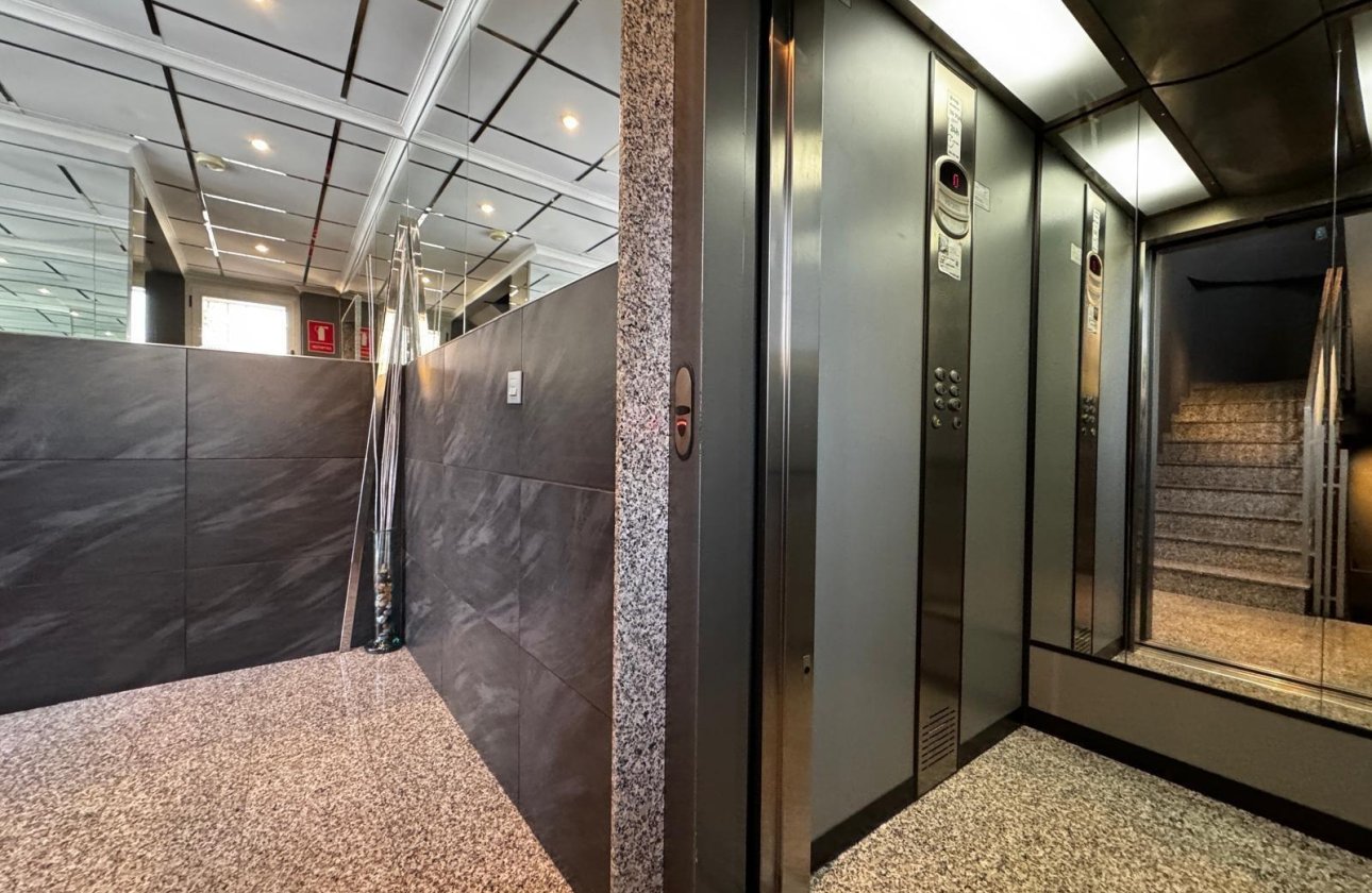 Resale - Apartment -
Torrevieja - Playa del Cura