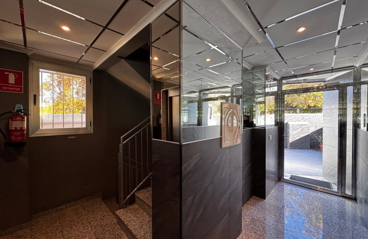 Resale - Apartment -
Torrevieja - Playa del Cura