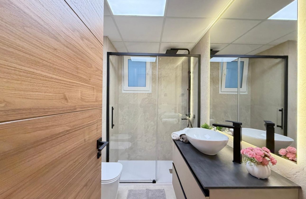 Resale - Apartment -
Torrevieja - Playa del Cura