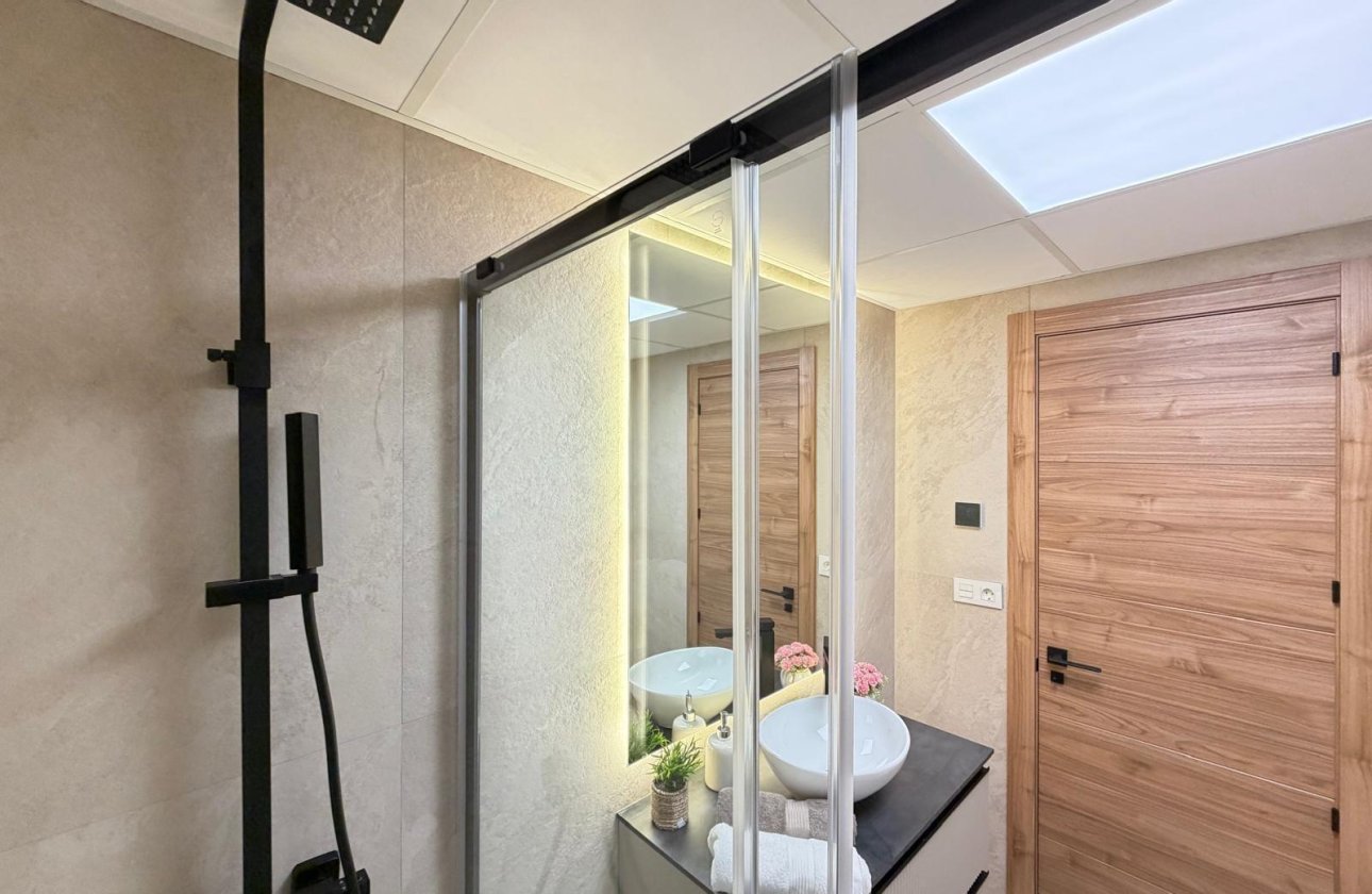 Resale - Apartment -
Torrevieja - Playa del Cura