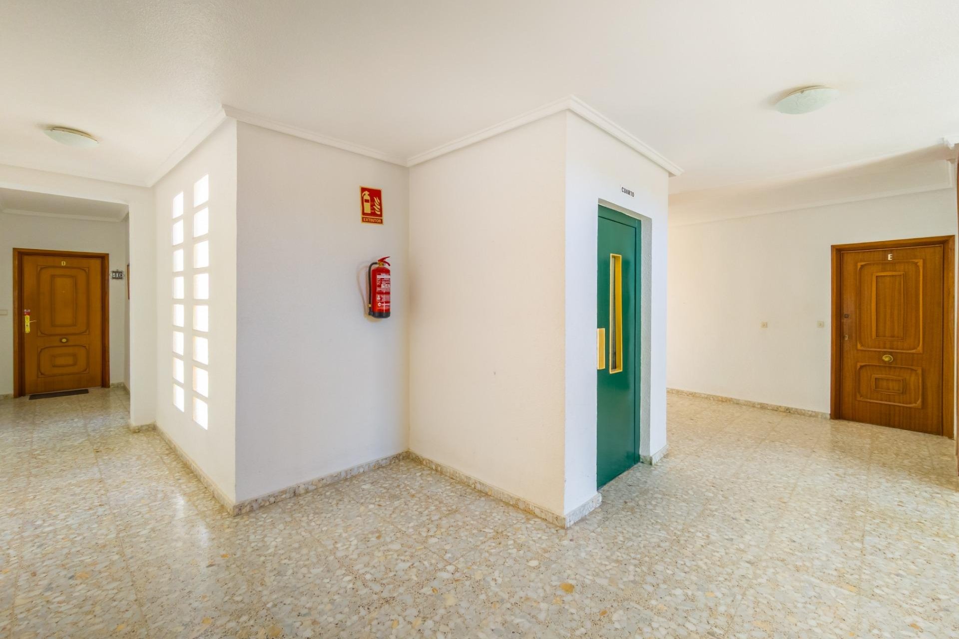 Resale - Apartment -
Torrevieja - Playa del Cura