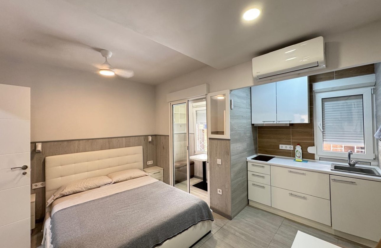 Resale - Apartment -
Torrevieja - Playa del Cura