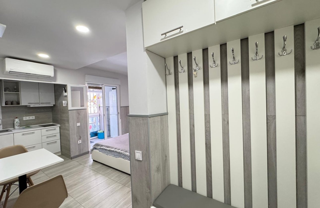 Resale - Apartment -
Torrevieja - Playa del Cura