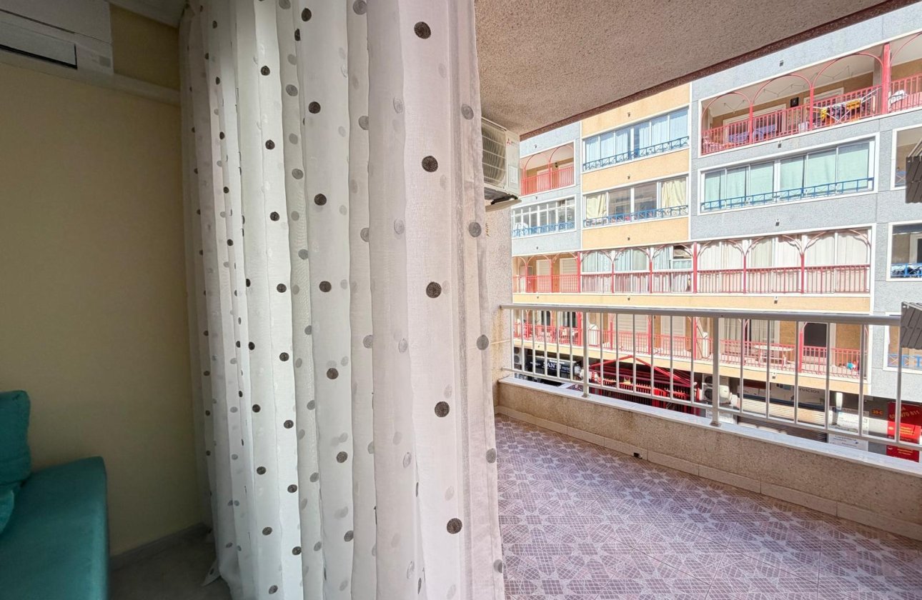 Resale - Apartment -
Torrevieja - Playa del Cura