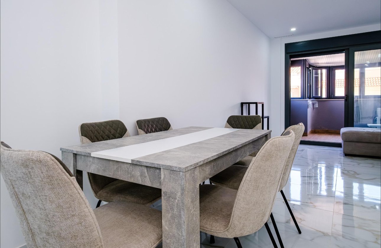 Resale - Apartment -
Torrevieja - Playa del Cura