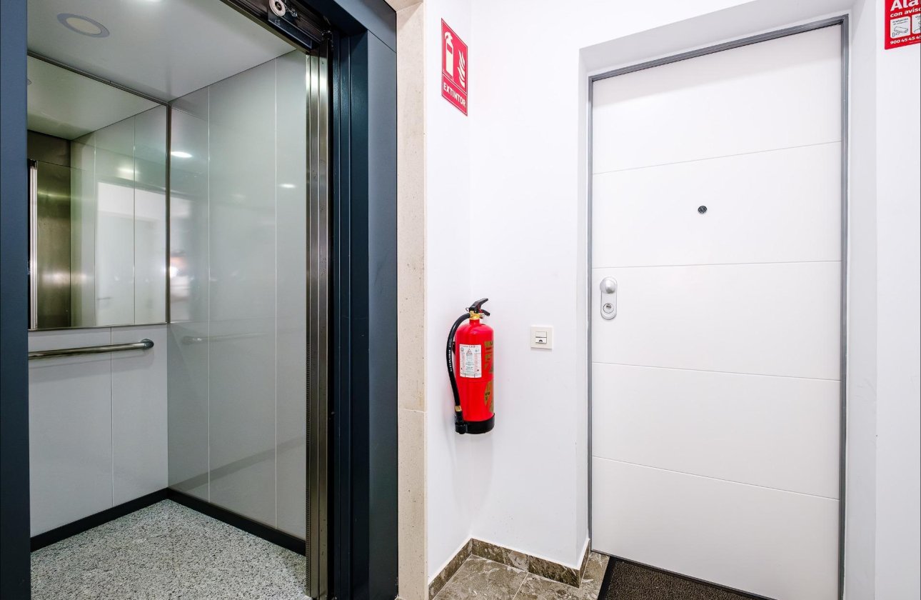 Resale - Apartment -
Torrevieja - Playa del Cura