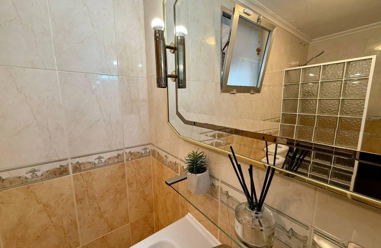Resale - Apartment -
Torrevieja - Playa del Cura