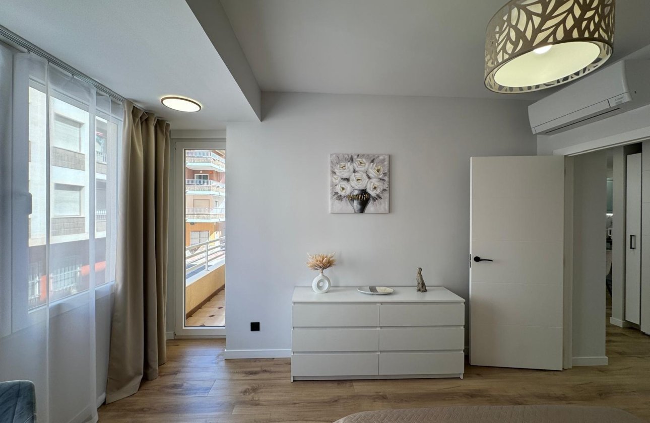 Resale - Apartment -
Torrevieja - Playa del Cura