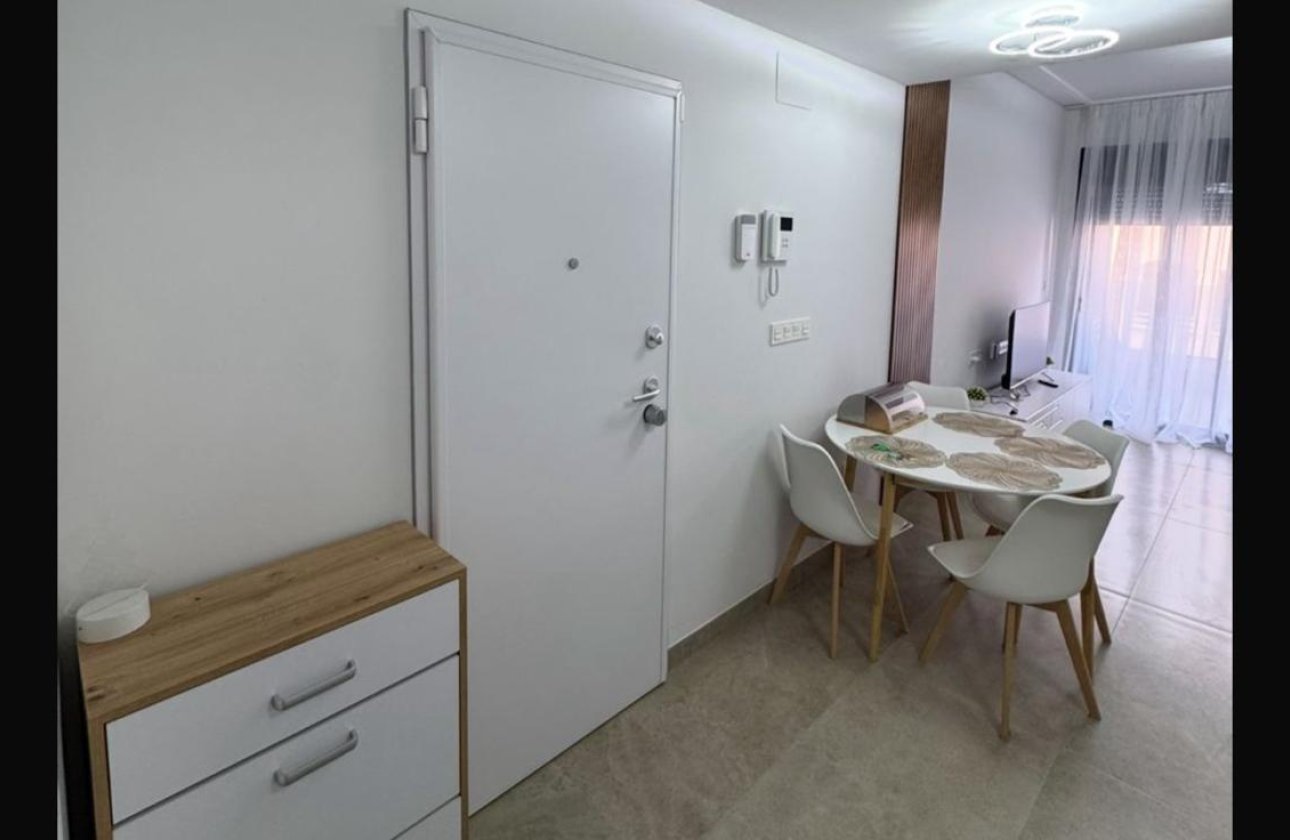 Resale - Apartment -
Torrevieja - Playa del Cura