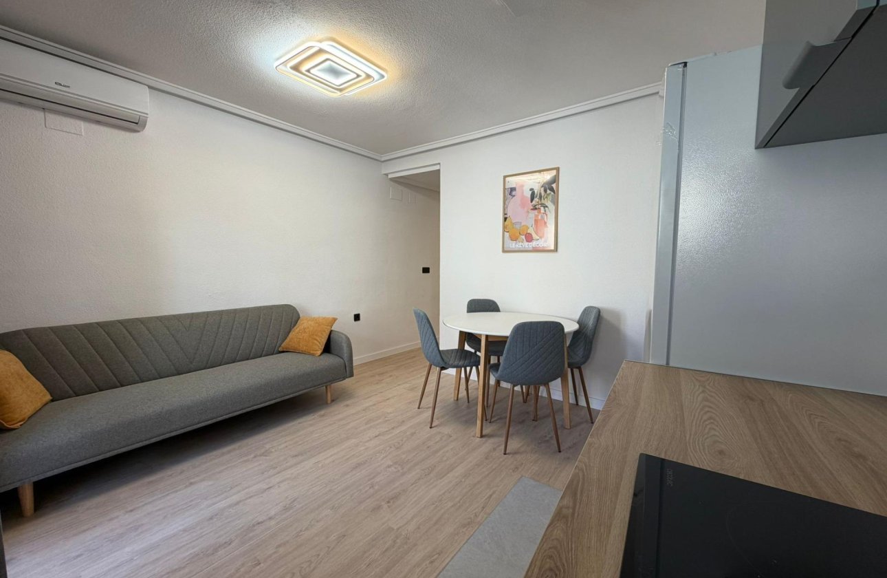 Resale - Apartment -
Torrevieja - Playa del Cura