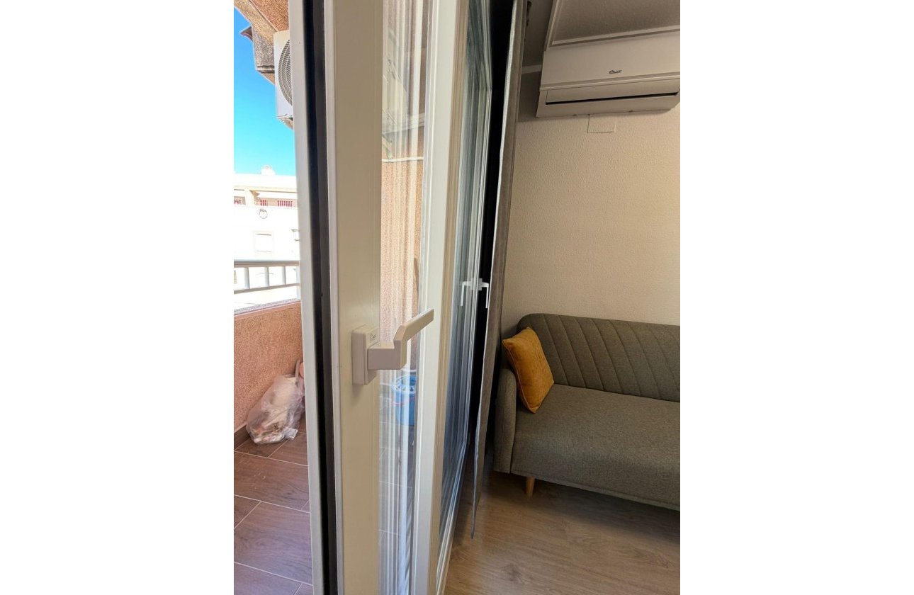 Resale - Apartment -
Torrevieja - Playa del Cura