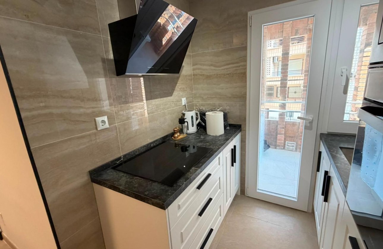 Resale - Apartment -
Torrevieja - Playa del Cura