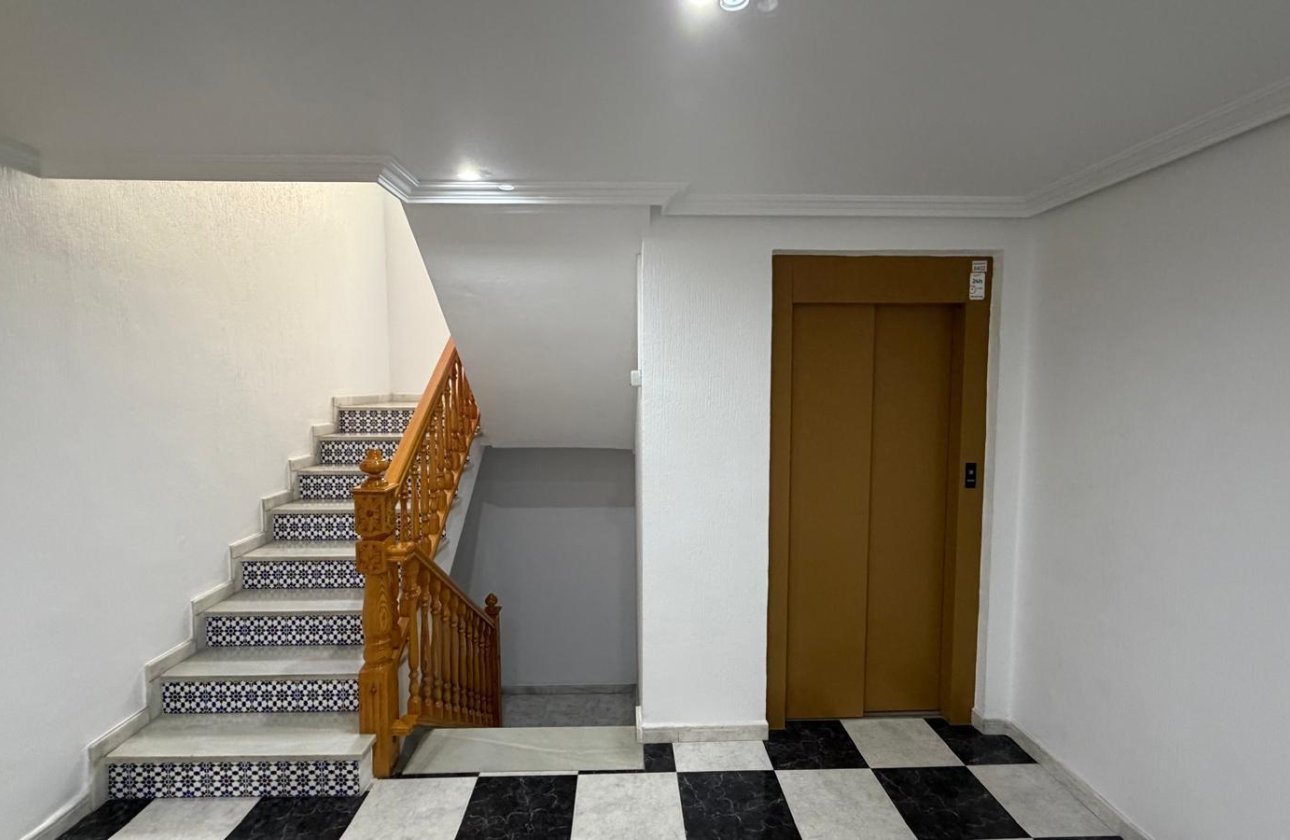 Resale - Apartment -
Torrevieja - Playa del Cura