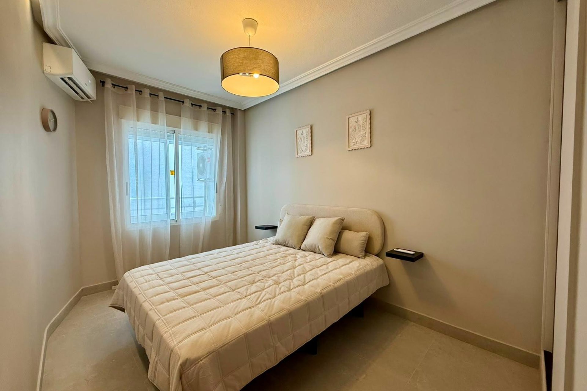 Resale - Apartment -
Torrevieja - Playa del Cura