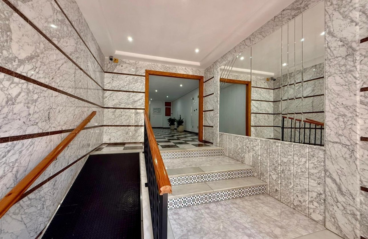 Resale - Apartment -
Torrevieja - Playa del Cura