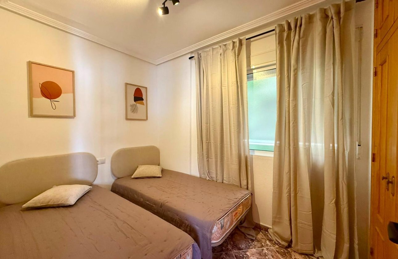 Resale - Apartment -
Torrevieja - Playa del Cura