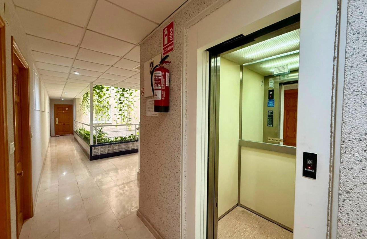 Resale - Apartment -
Torrevieja - Playa del Cura