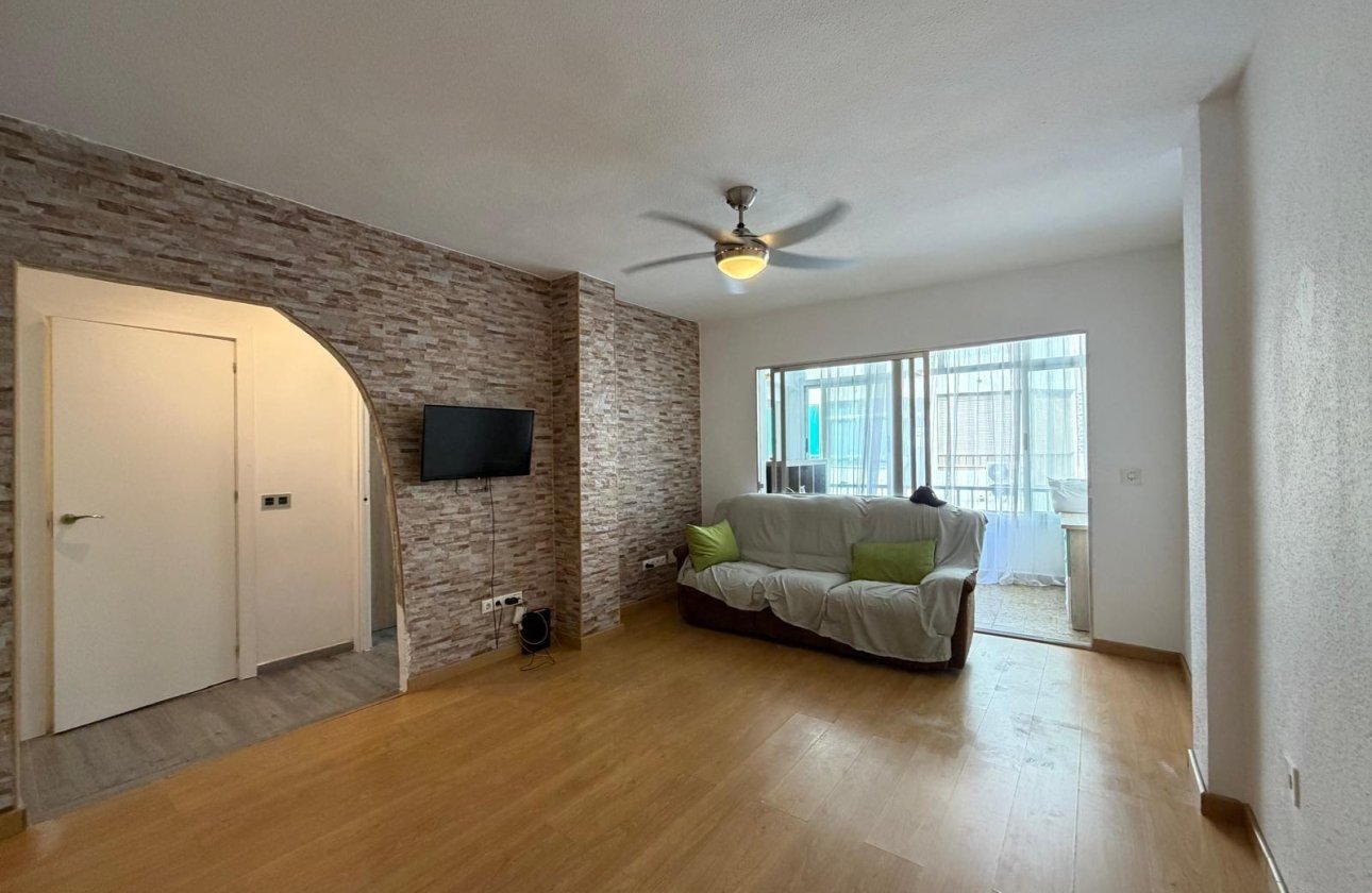 Resale - Apartment -
Torrevieja - Playa del Cura