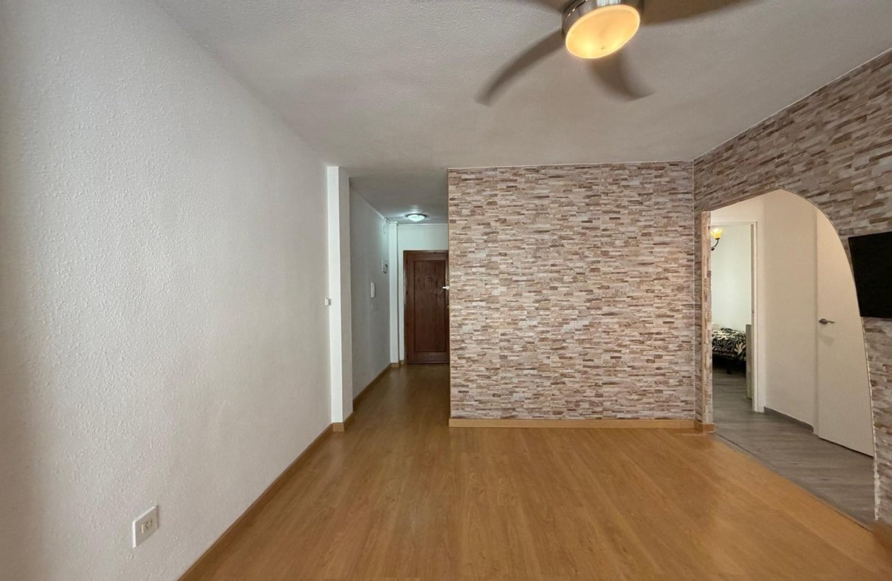Resale - Apartment -
Torrevieja - Playa del Cura