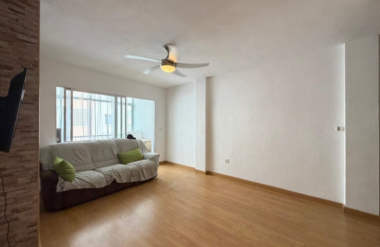 Resale - Apartment -
Torrevieja - Playa del Cura