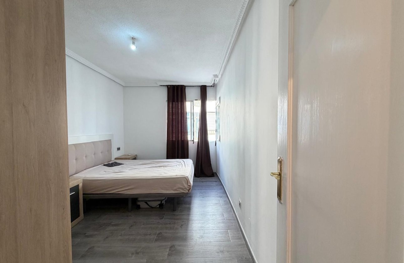 Resale - Apartment -
Torrevieja - Playa del Cura