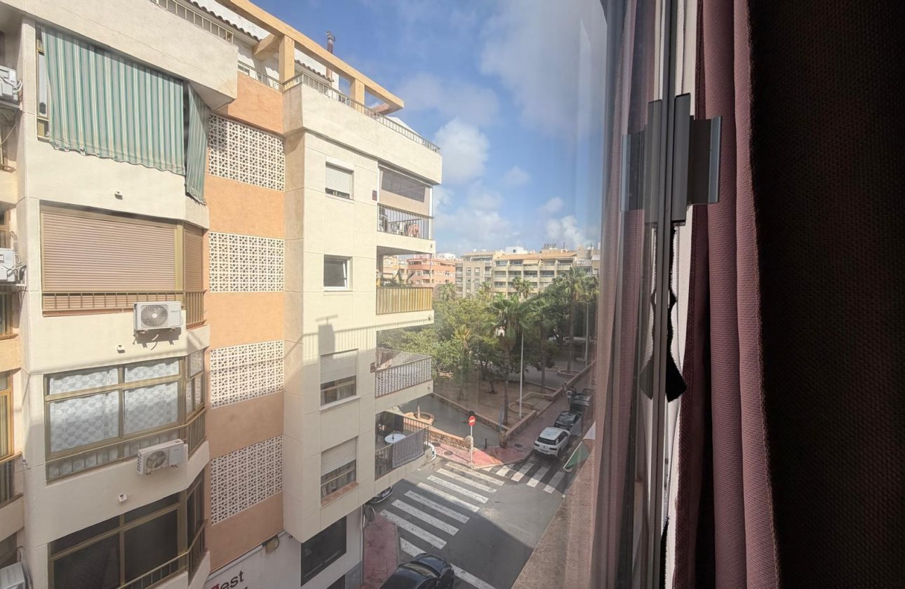 Resale - Apartment -
Torrevieja - Playa del Cura