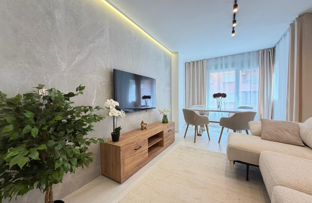 Resale - Apartment -
Torrevieja - Playa del Cura