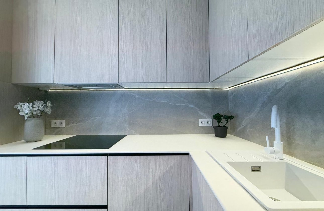 Resale - Apartment -
Torrevieja - Playa del Cura