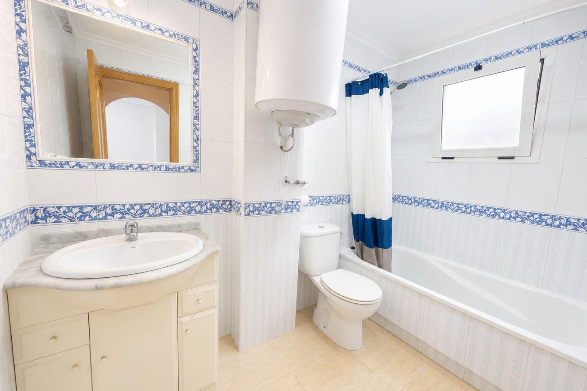 Resale - Apartment -
Torrevieja - Playa del Cura
