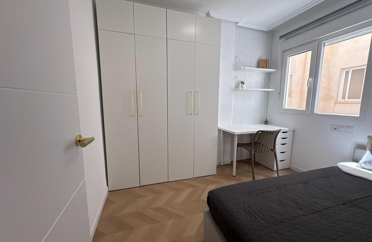 Resale - Apartment -
Torrevieja - Playa del Cura