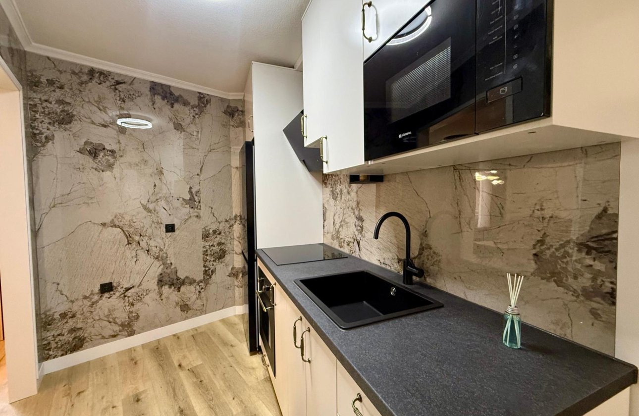 Resale - Apartment -
Torrevieja - Playa del Cura