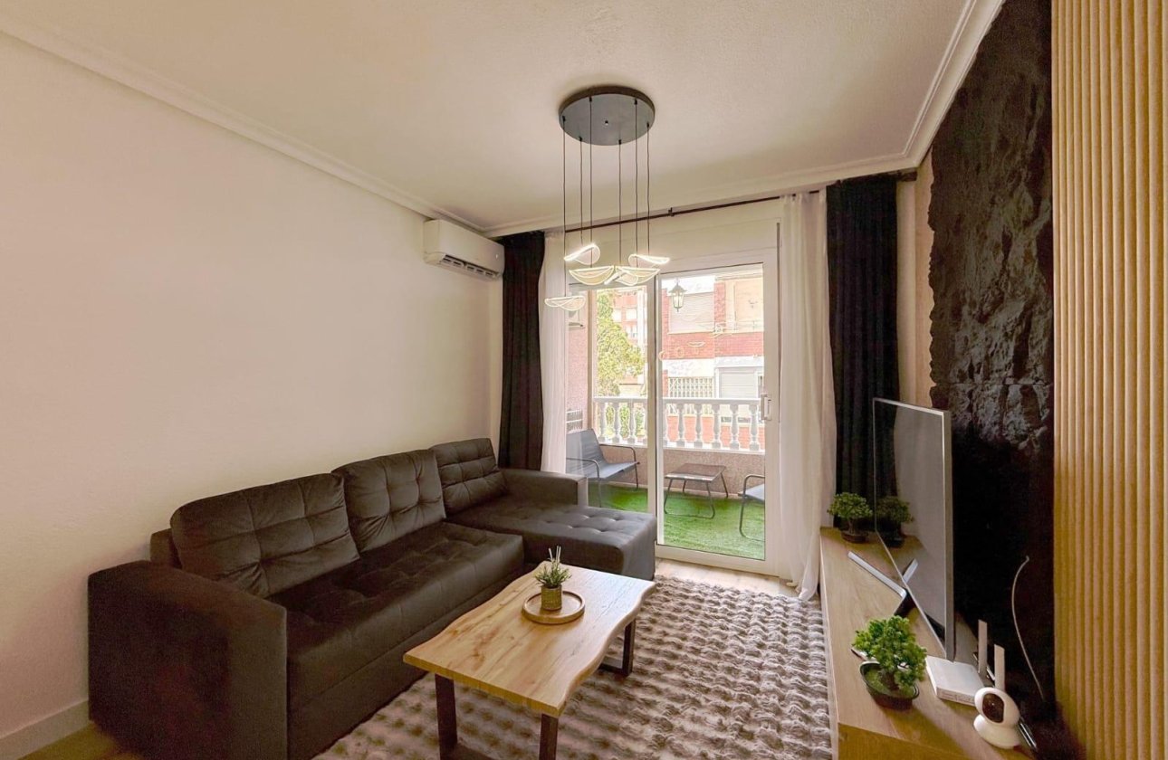 Resale - Apartment -
Torrevieja - Playa del Cura