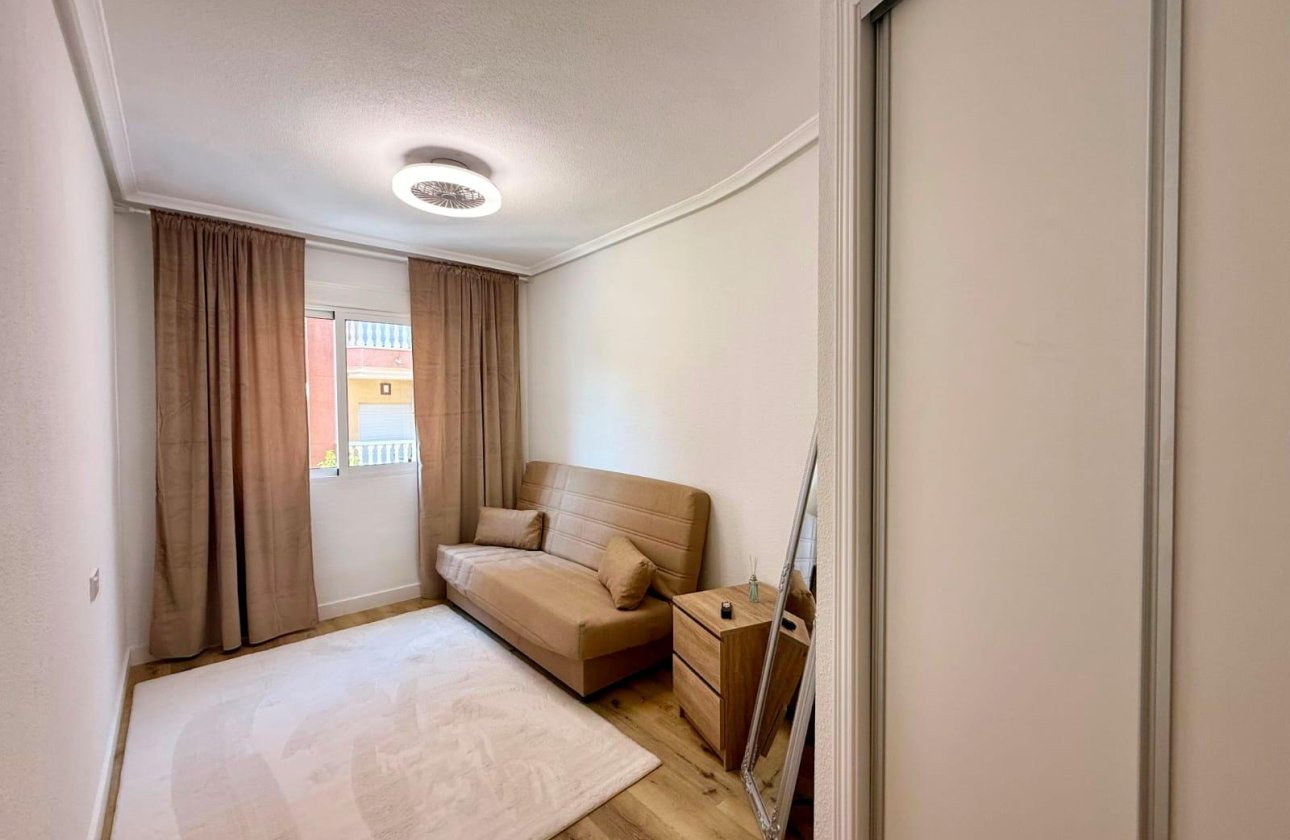 Resale - Apartment -
Torrevieja - Playa del Cura