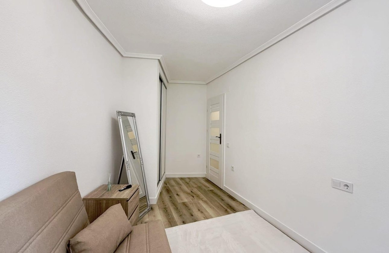 Resale - Apartment -
Torrevieja - Playa del Cura