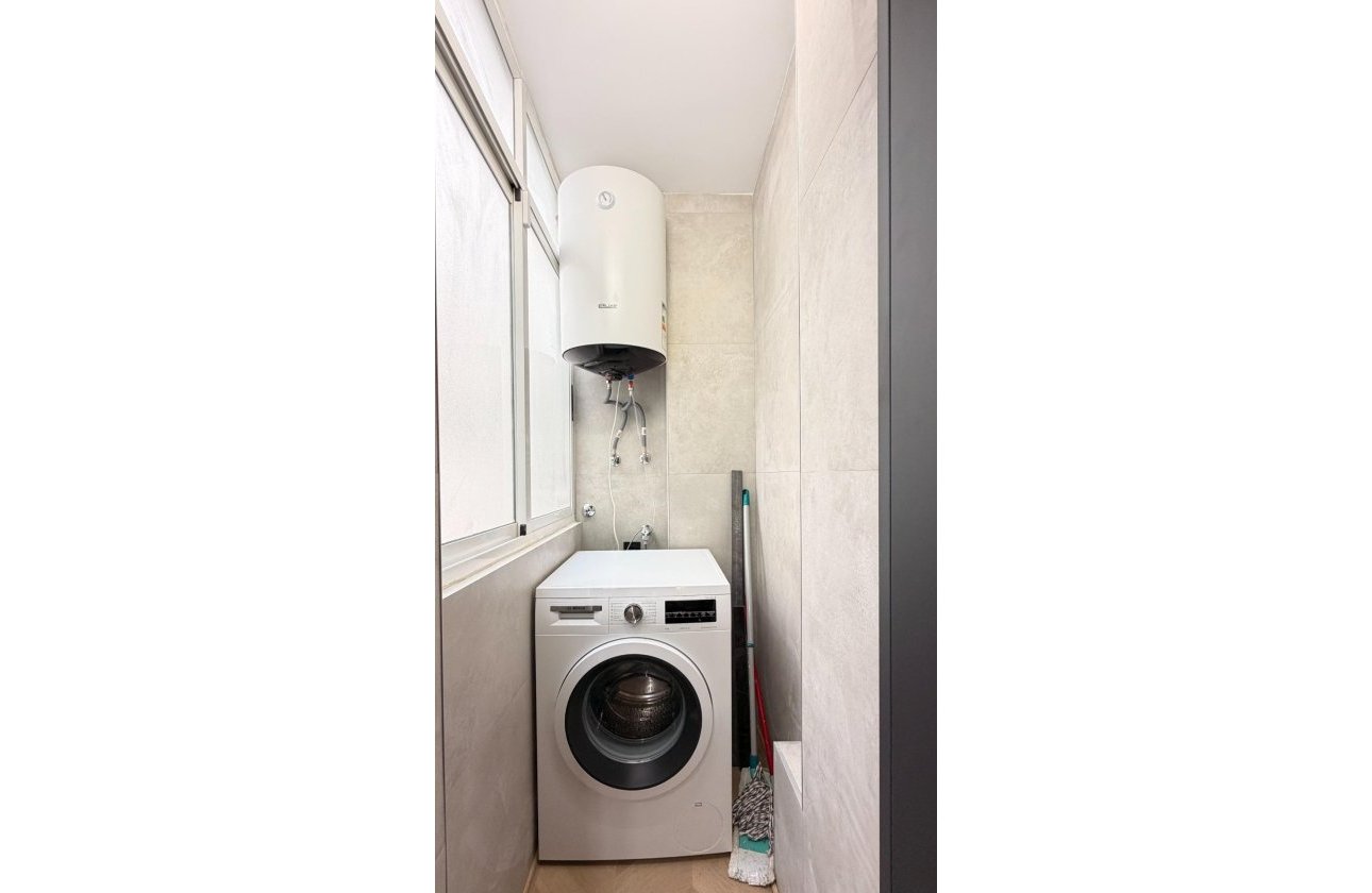 Resale - Apartment -
Torrevieja - Playa del Cura
