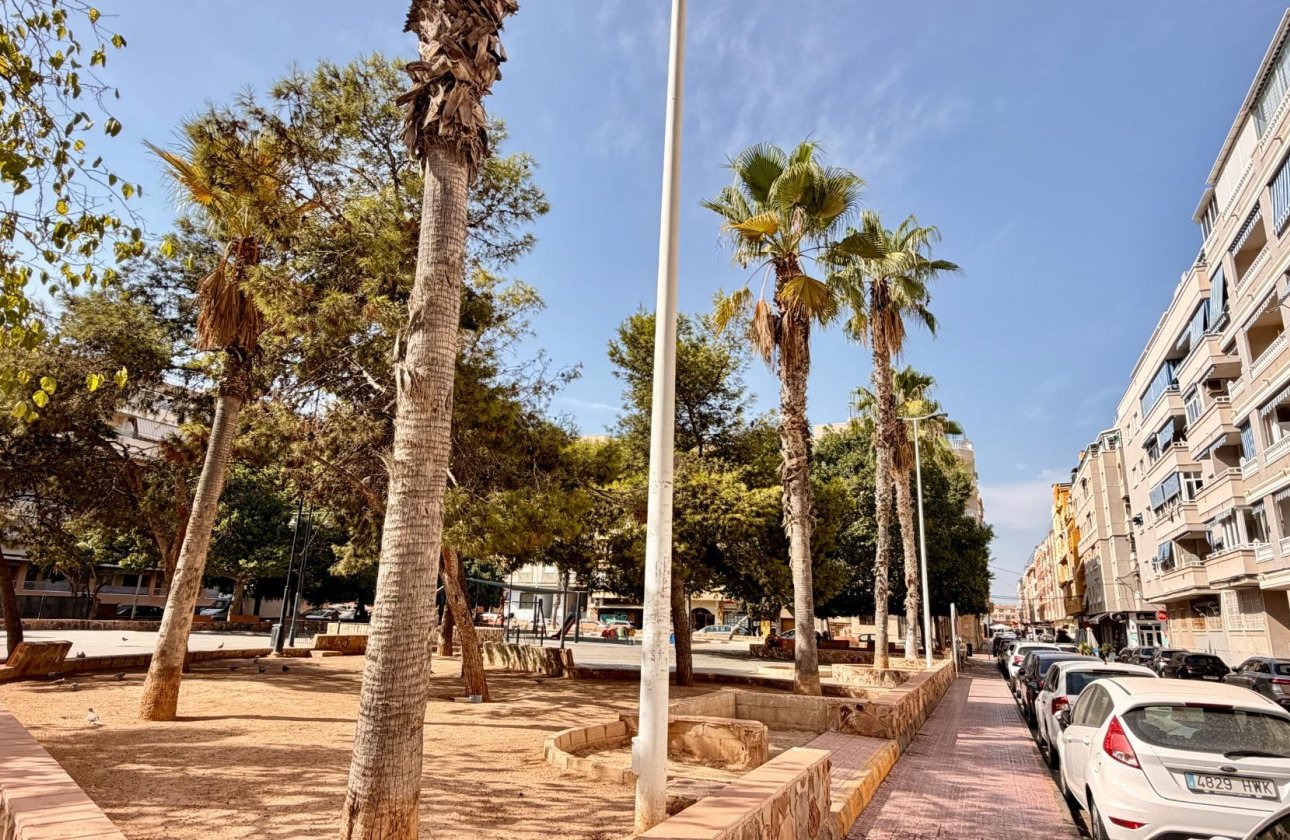 Resale - Apartment -
Torrevieja - Playa del Cura