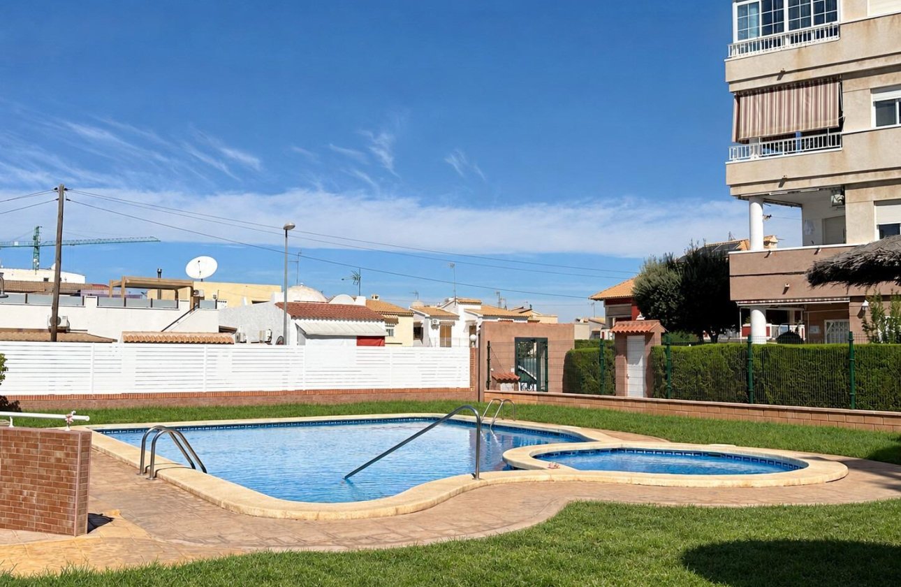 Resale - Apartment -
Torrevieja - Playa del Cura