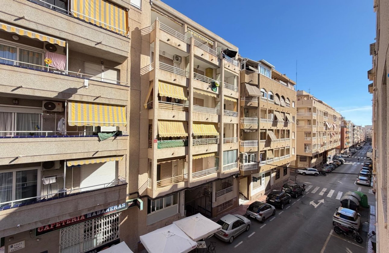 Resale - Apartment -
Torrevieja - Playa del Cura