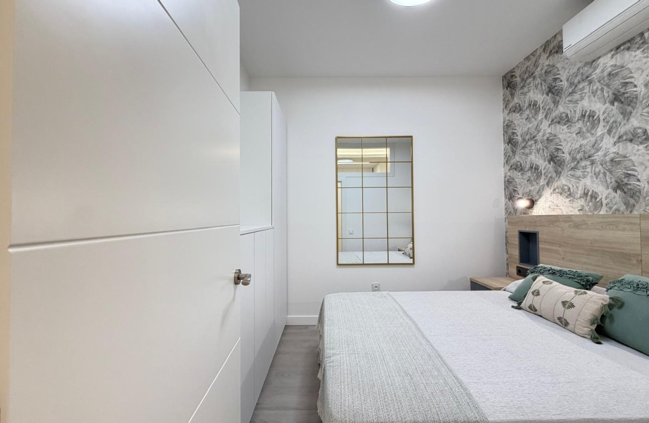 Resale - Apartment -
Torrevieja - Playa del Cura