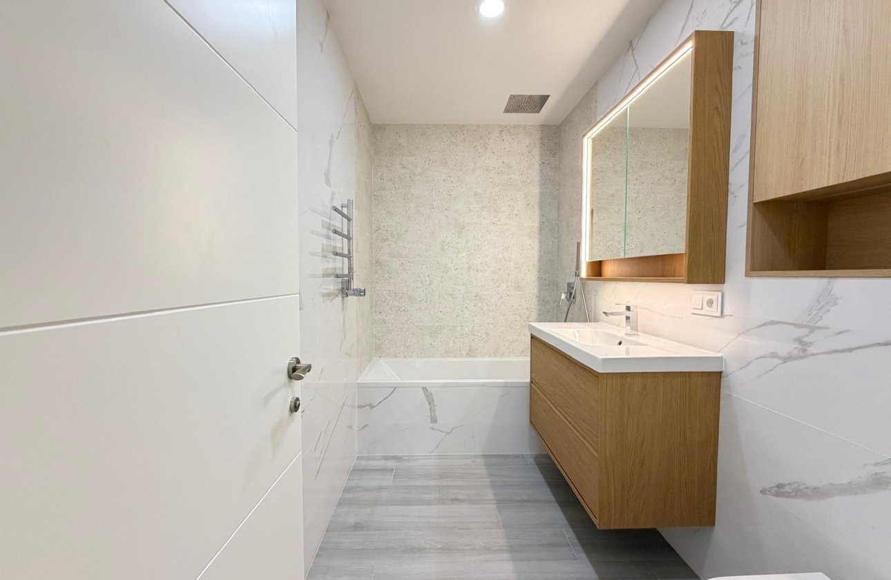 Resale - Apartment -
Torrevieja - Playa del Cura