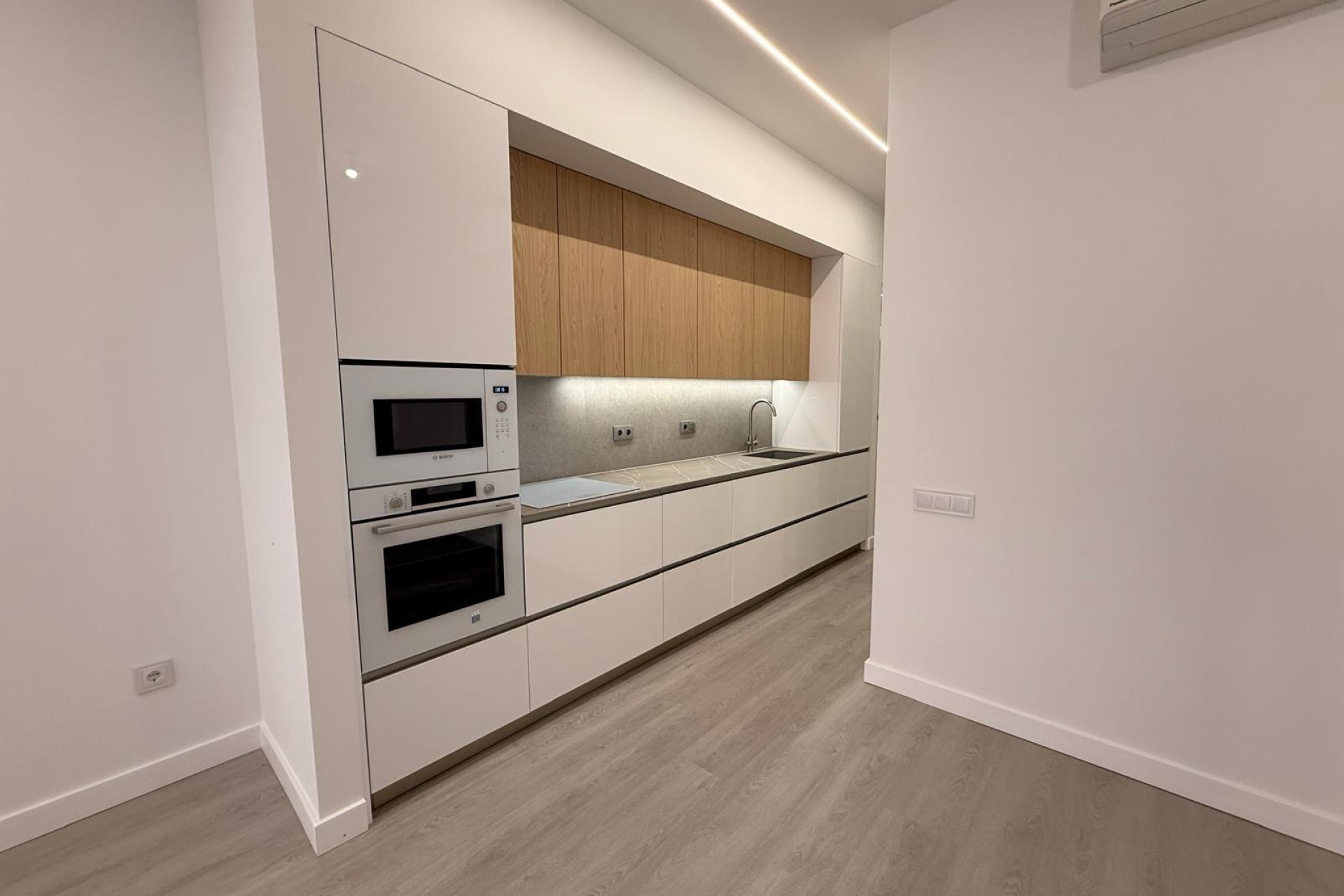 Resale - Apartment -
Torrevieja - Playa del Cura