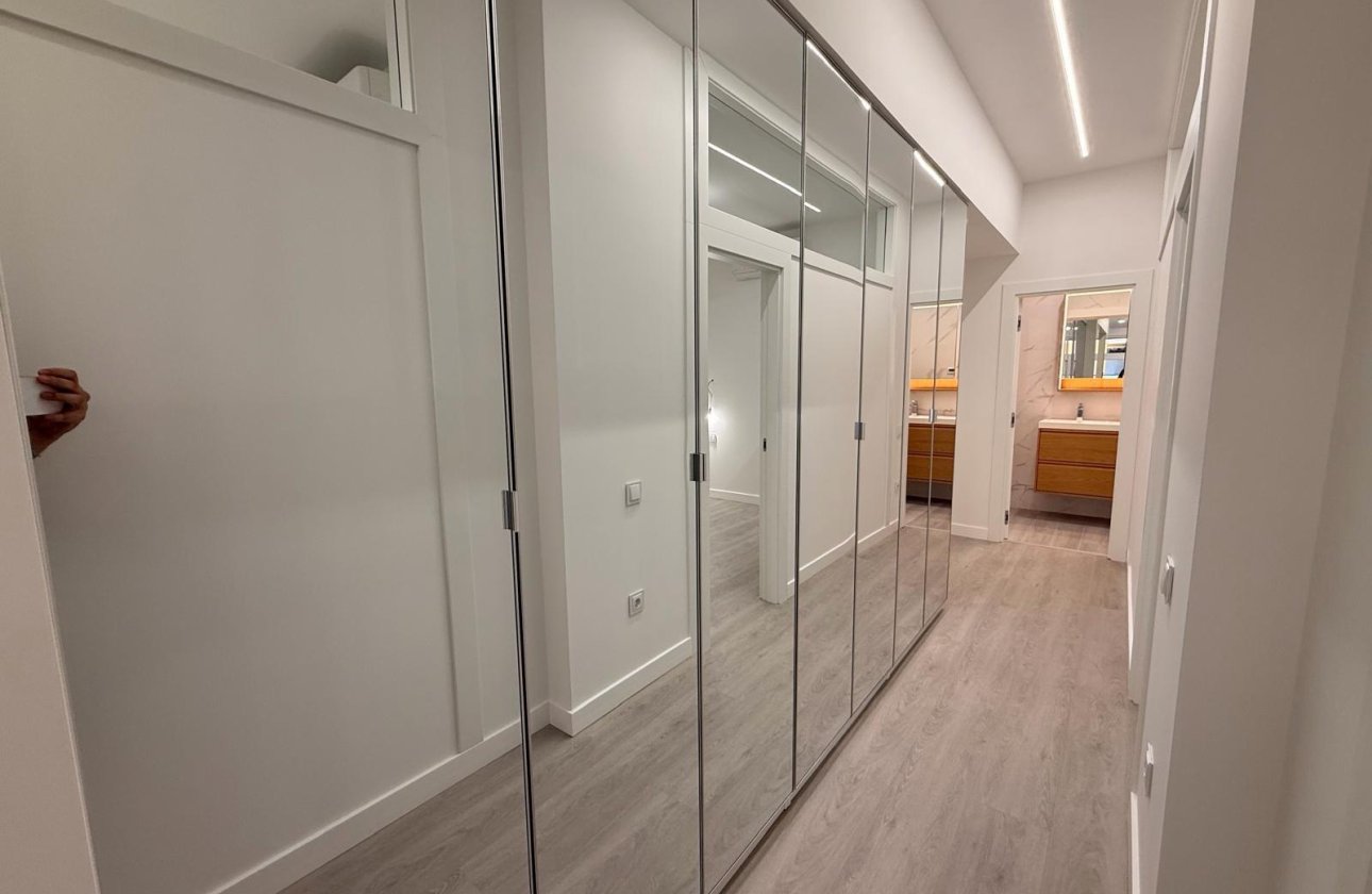 Resale - Apartment -
Torrevieja - Playa del Cura